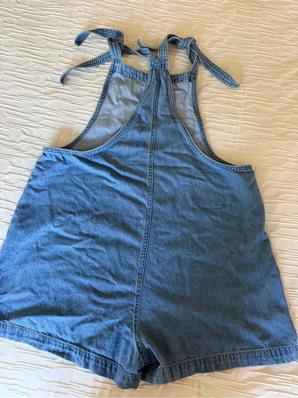 Celebrity Pink Denim Tie Strap Romper | Medium - Picture 4 of 4